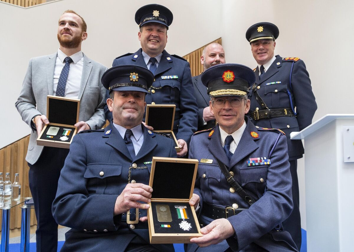 Eight Gardai Honored with Scott Medals for Bravery: Posthumous Awards for Two Officers Killed in the Line of Duty