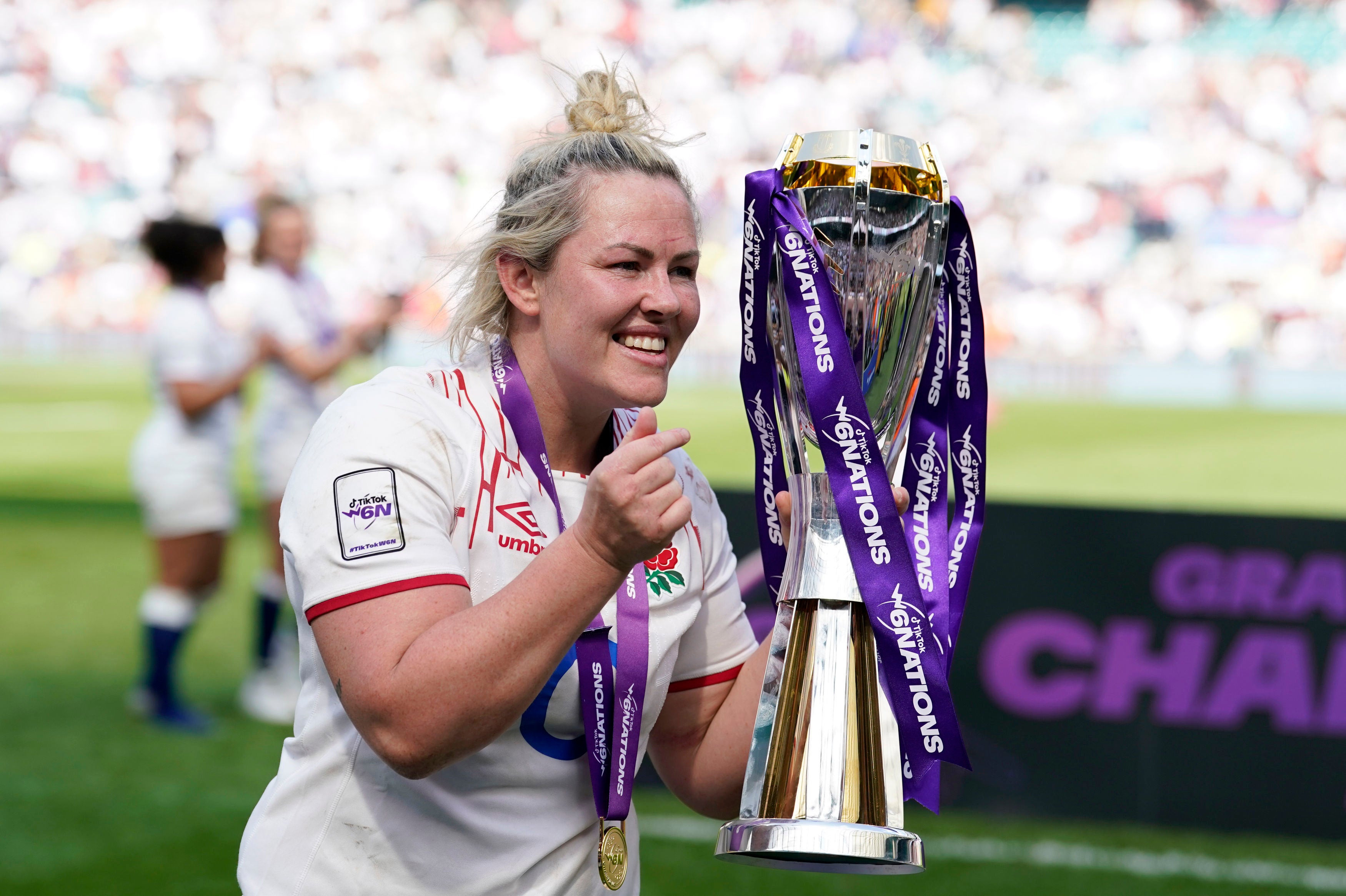 England Rugby Captain Marlie Packer Aims for World Cup Glory at Twickenham