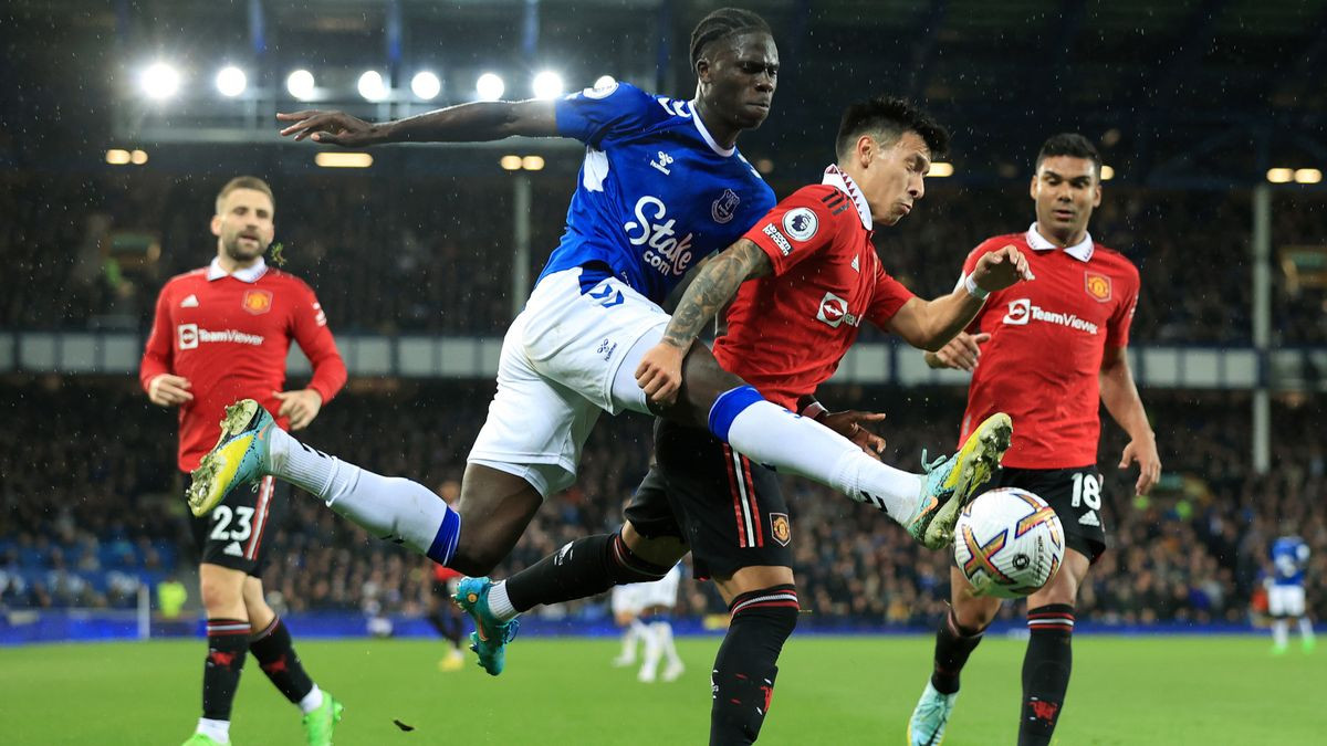 Everton Star's Hilarious Plea to Man United's Hojlund Before Sunday's Clash: 'Don't Score!', Reveals Shocking Response