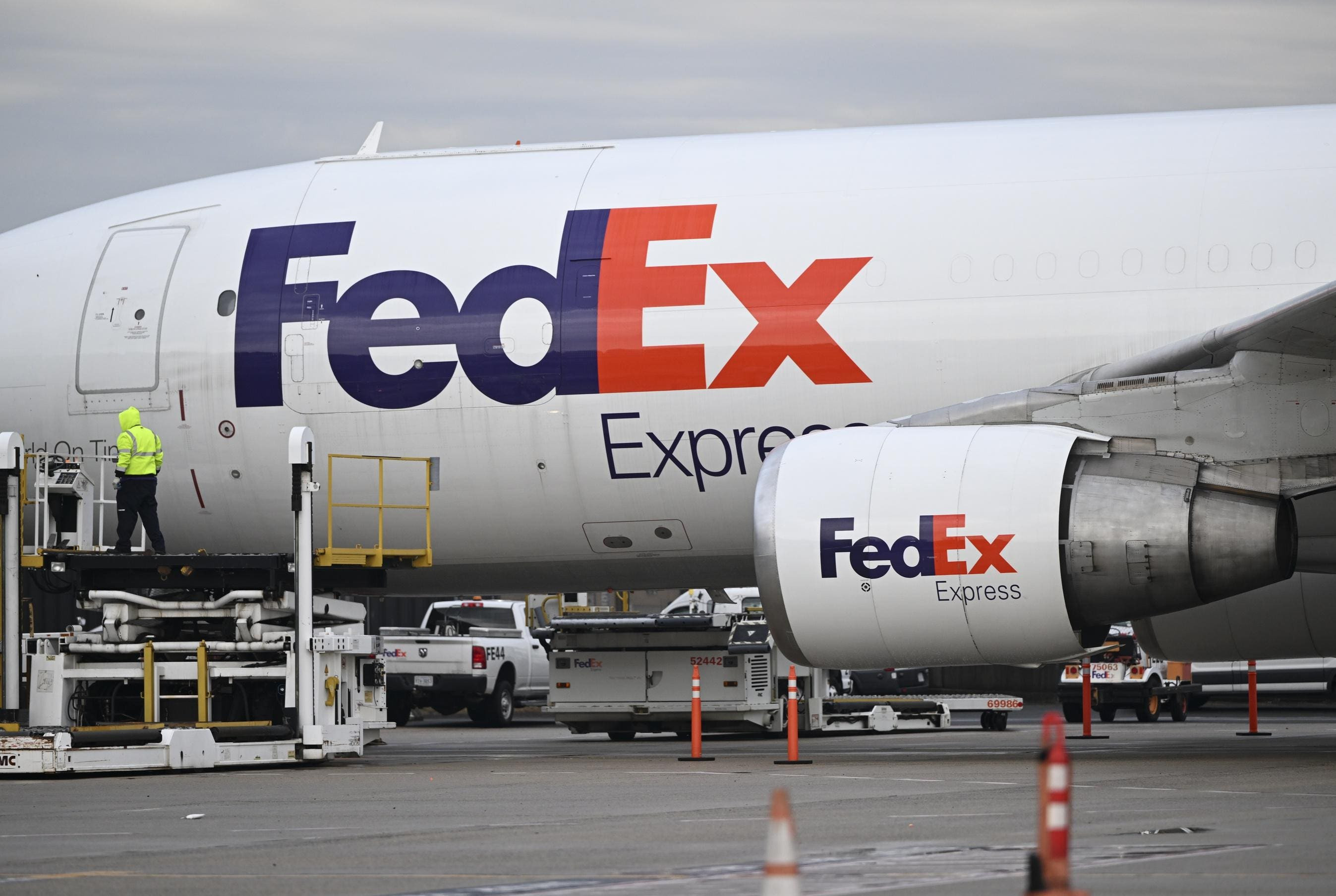 FedEx Stock Plummets 15% After Earnings Miss: Is This a Sign of a Weaker Economy?