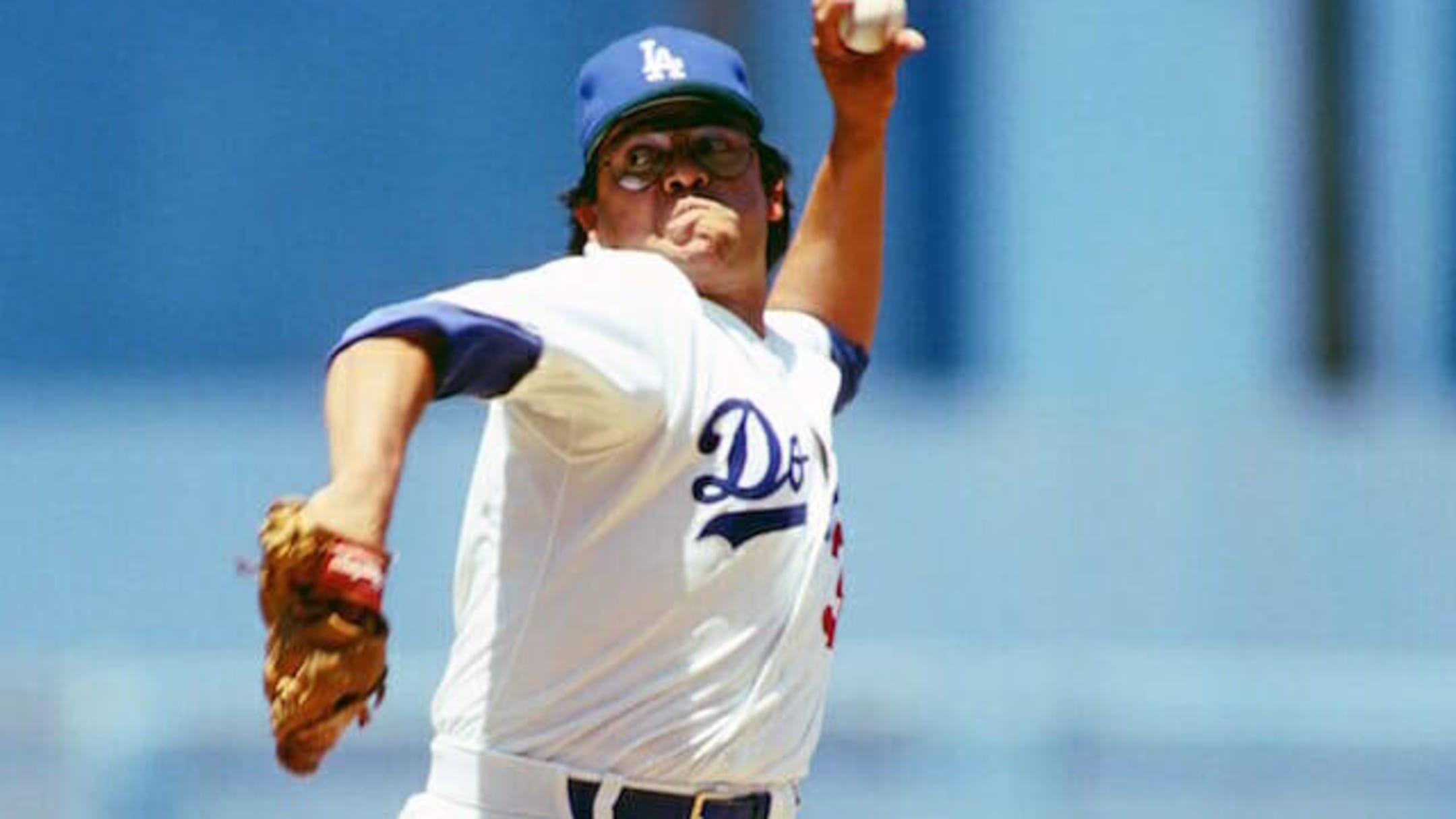 Fernando Valenzuela, Dodgers Legend and 'Fernandomania' Icon, Dies at 63