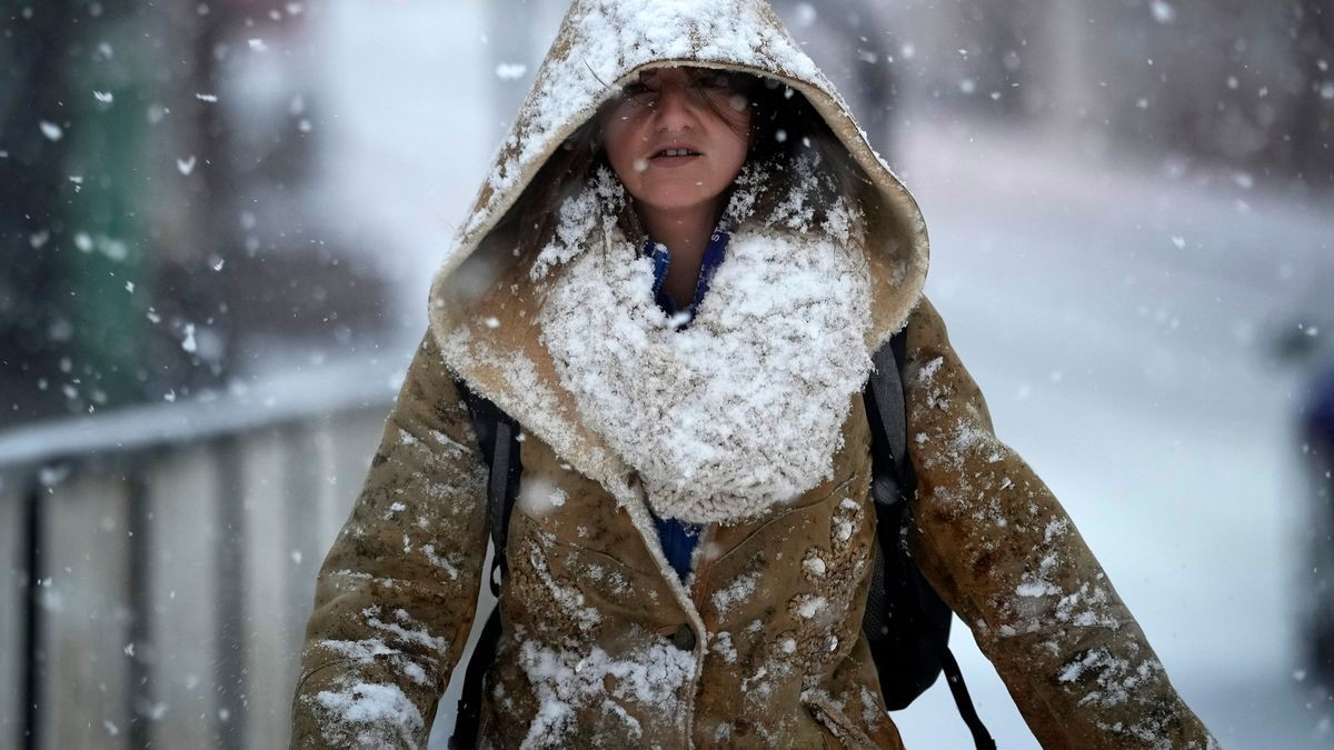 Freezing Temperatures & Youthful Lineup: Chelsea's Unexpected Conference League Challenge in Kazakhstan