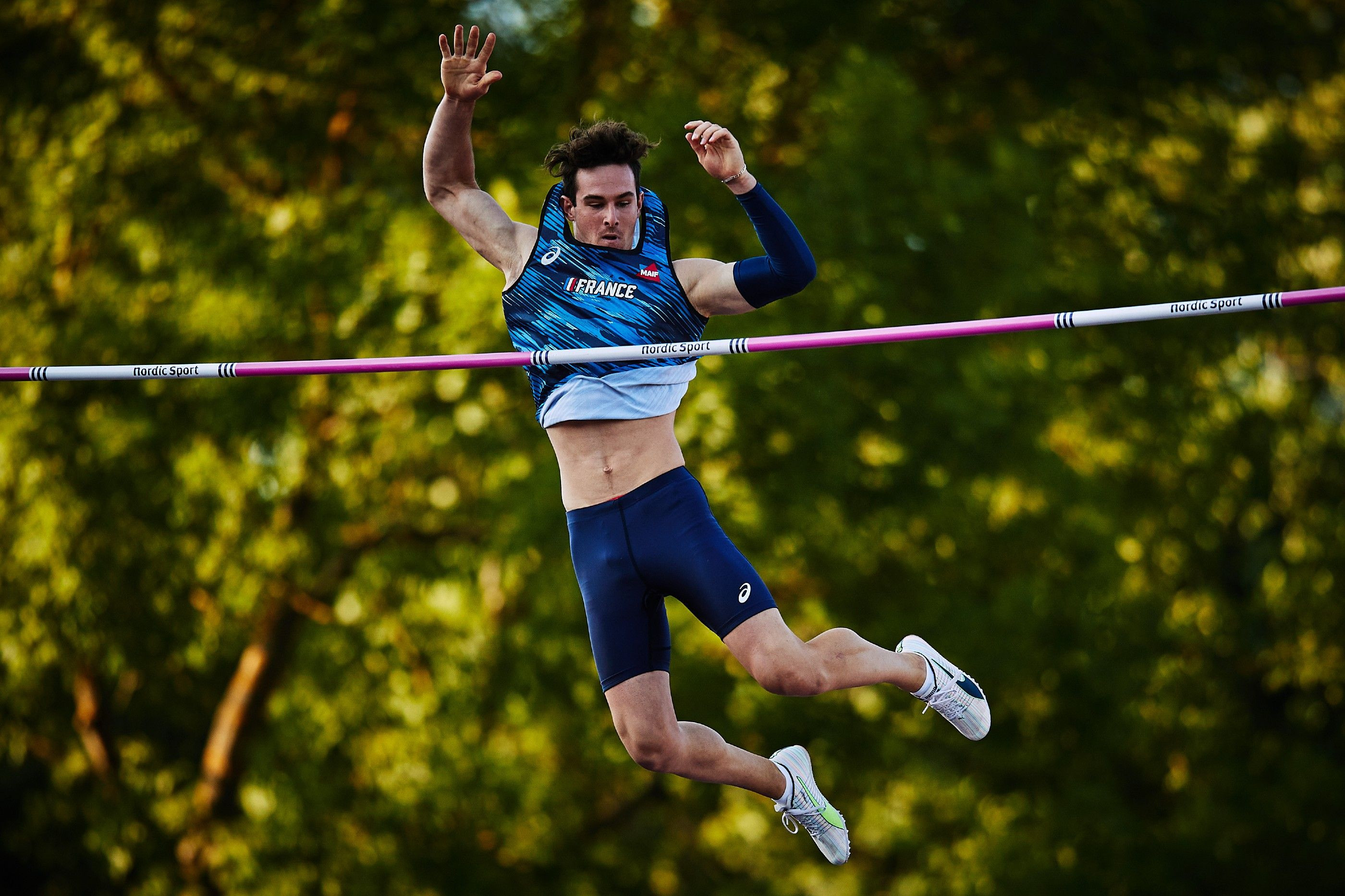 French Pole Vaulter's Olympic Dream Dashed By NSFW Incident - Viral Video Causes Stir