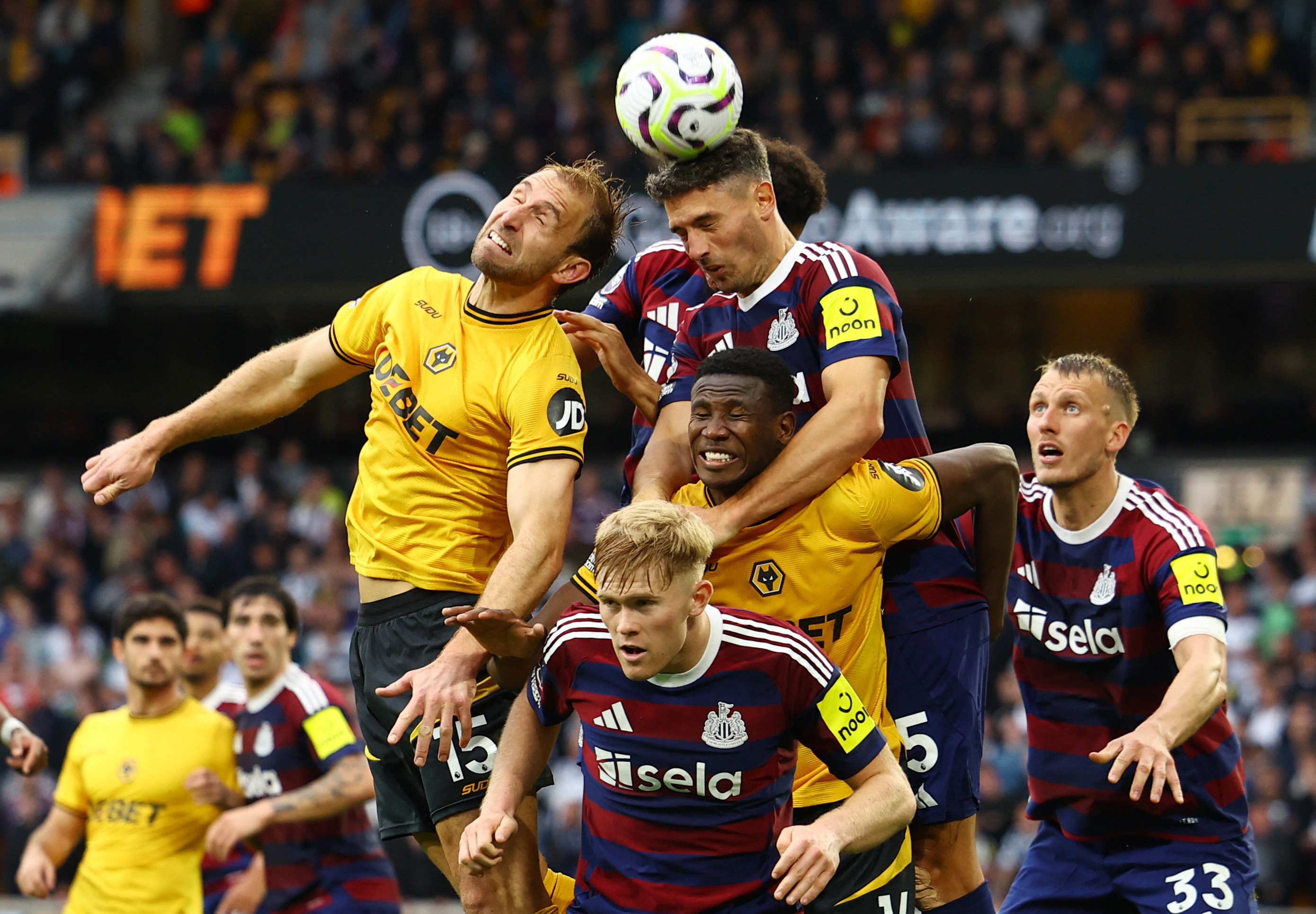 Fulham Stuns Newcastle in a Thrilling 2-1 Comeback Victory: Premier League Upset!