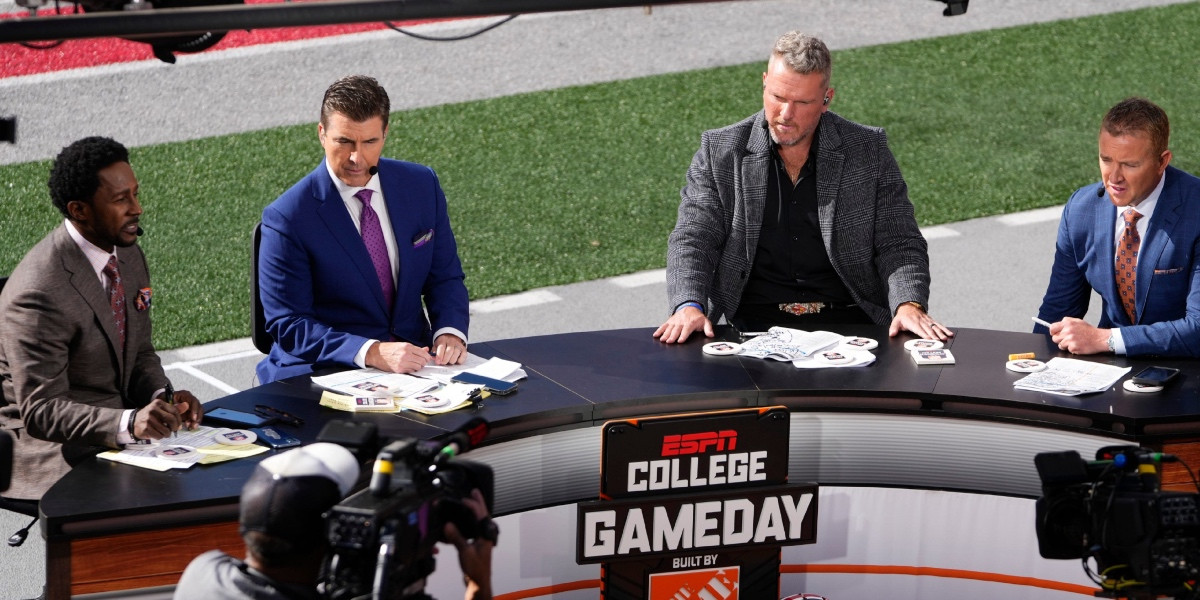 Georgia vs. Clemson: College Gameday Picks & Predictions for Week 1 Showdown