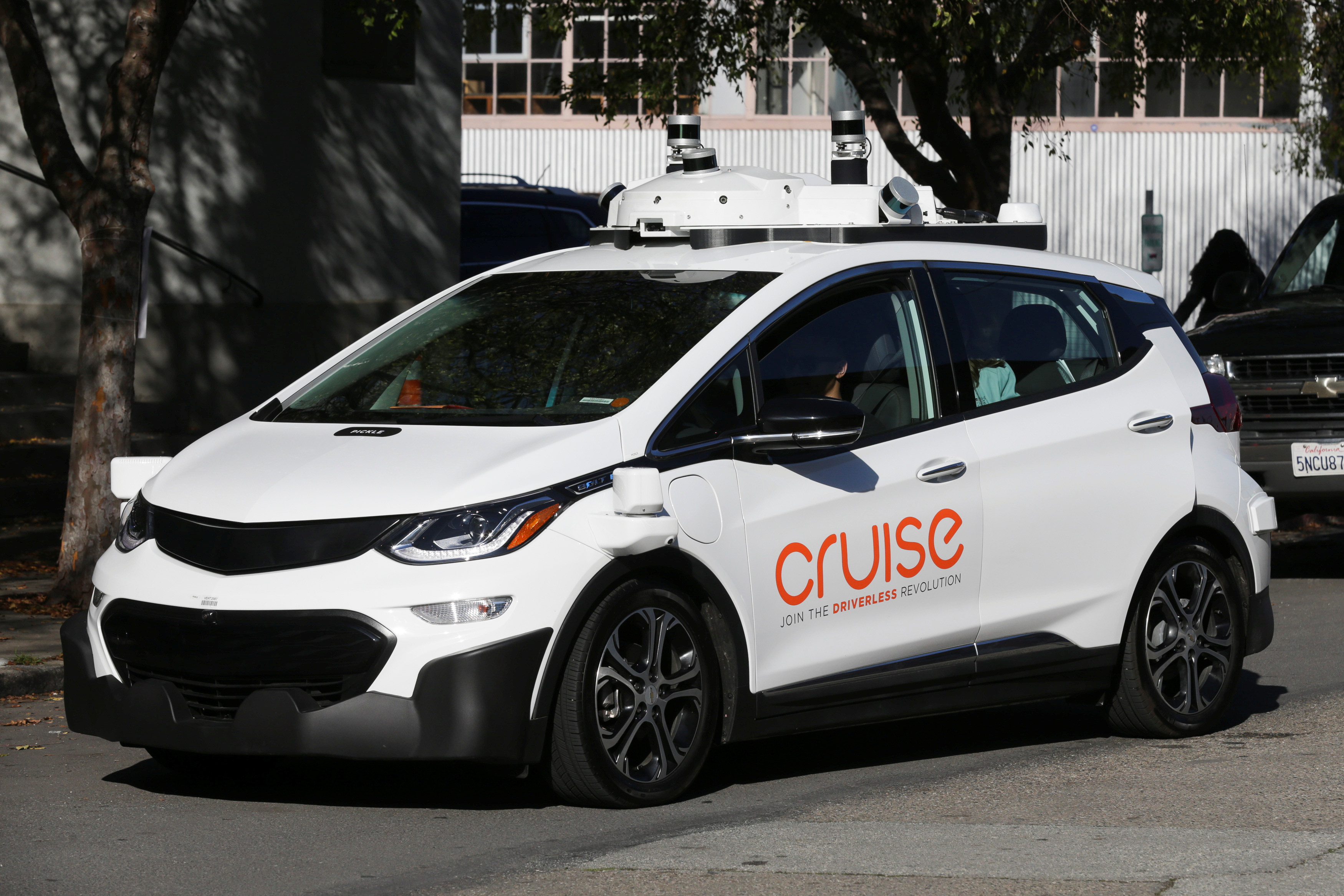 GM Pulls the Plug on Cruise Robotaxi: $10 Billion Gamble Ends in Retreat