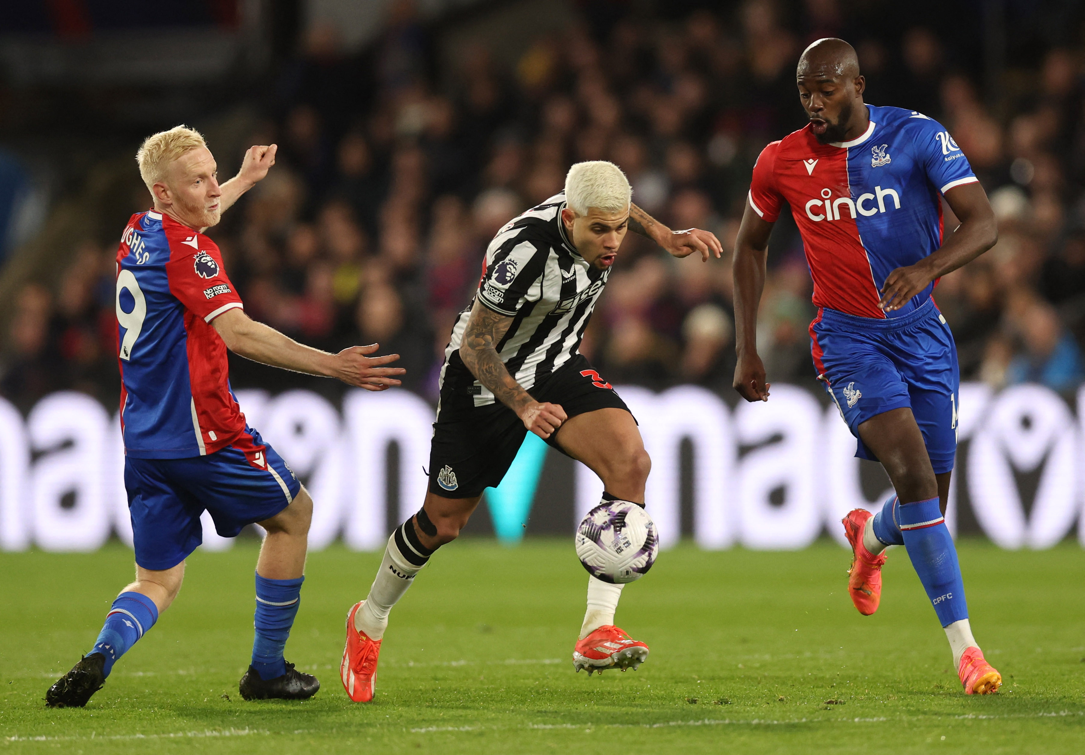 Goalless First Half: Crystal Palace vs Newcastle United in a Tense Premier League Match