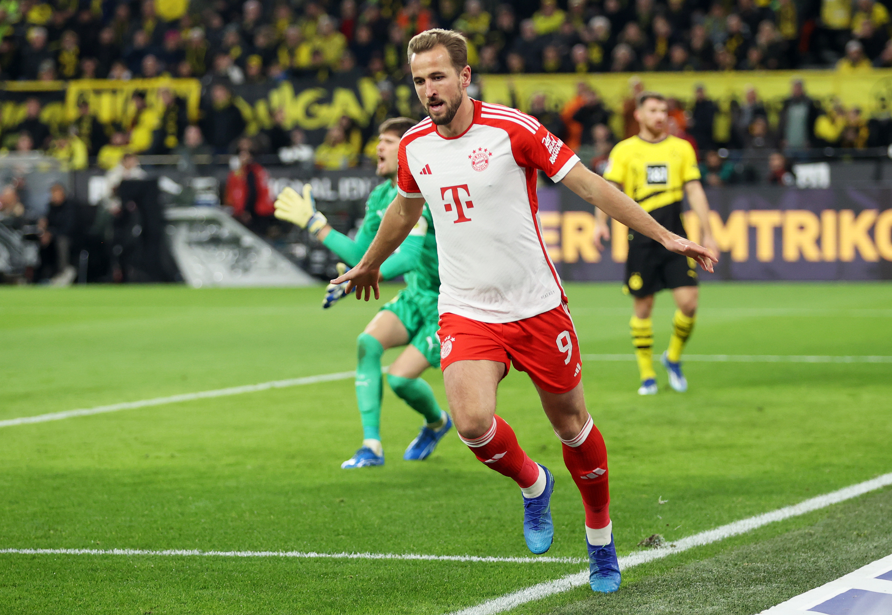 Harry Kane Injured as Bayern Munich's Unbeaten Run Ends in a Thrilling 1-1 Draw Against Dortmund