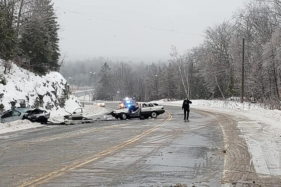 Highway 15 North Closed in Laurentides Following Serious Two-Vehicle Accident