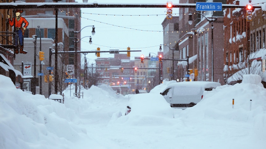 Historic Blizzard Pummels Ontario: 100+ cm of Snow, Road Closures, and Travel Chaos!