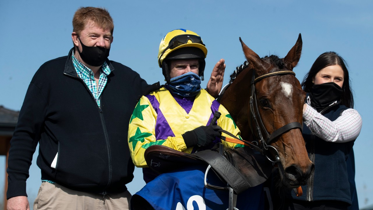 Horse Trainer John 'Shark' Hanlon Suspended for 10 Months for Transporting Dead Horse in Open Trailer