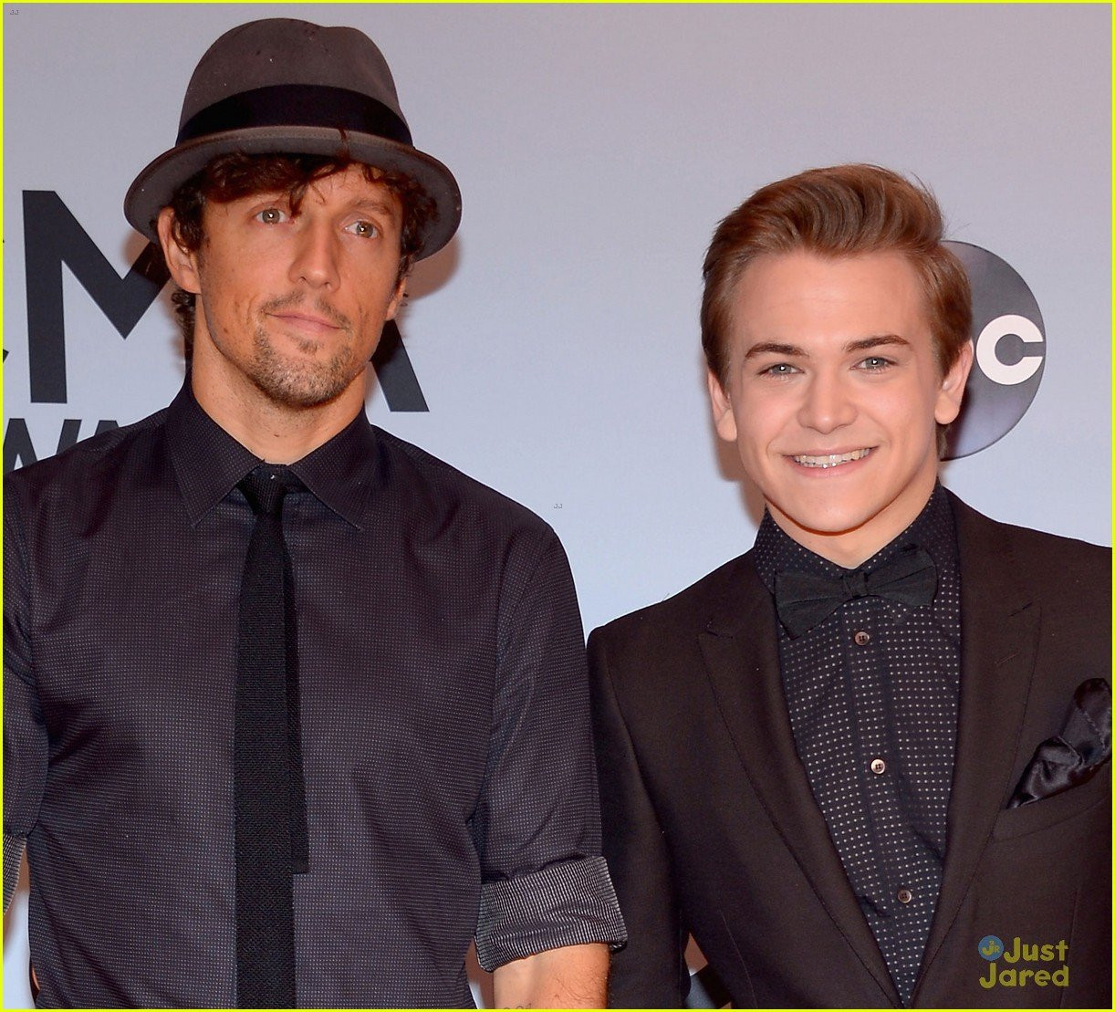 Hunter Hayes Calls 2024 CMA Awards a 'Homecoming': Red Carpet Interview Reveals Early Career!