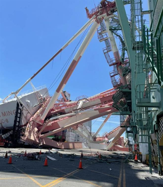 Iconic Australian Tall Ship Devastated: Container Ship Collision at Fremantle Port