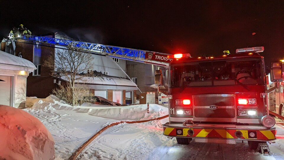 Incendie majeur à Trois-Rivières: Église Notre-Dame-des-Sept-Allégresses ravagée par les flammes