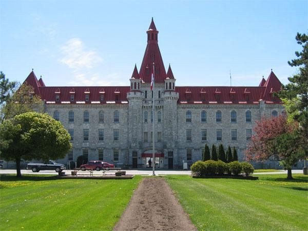 Inmate Dies at Collins Bay Institution: Cause of Death Under Investigation