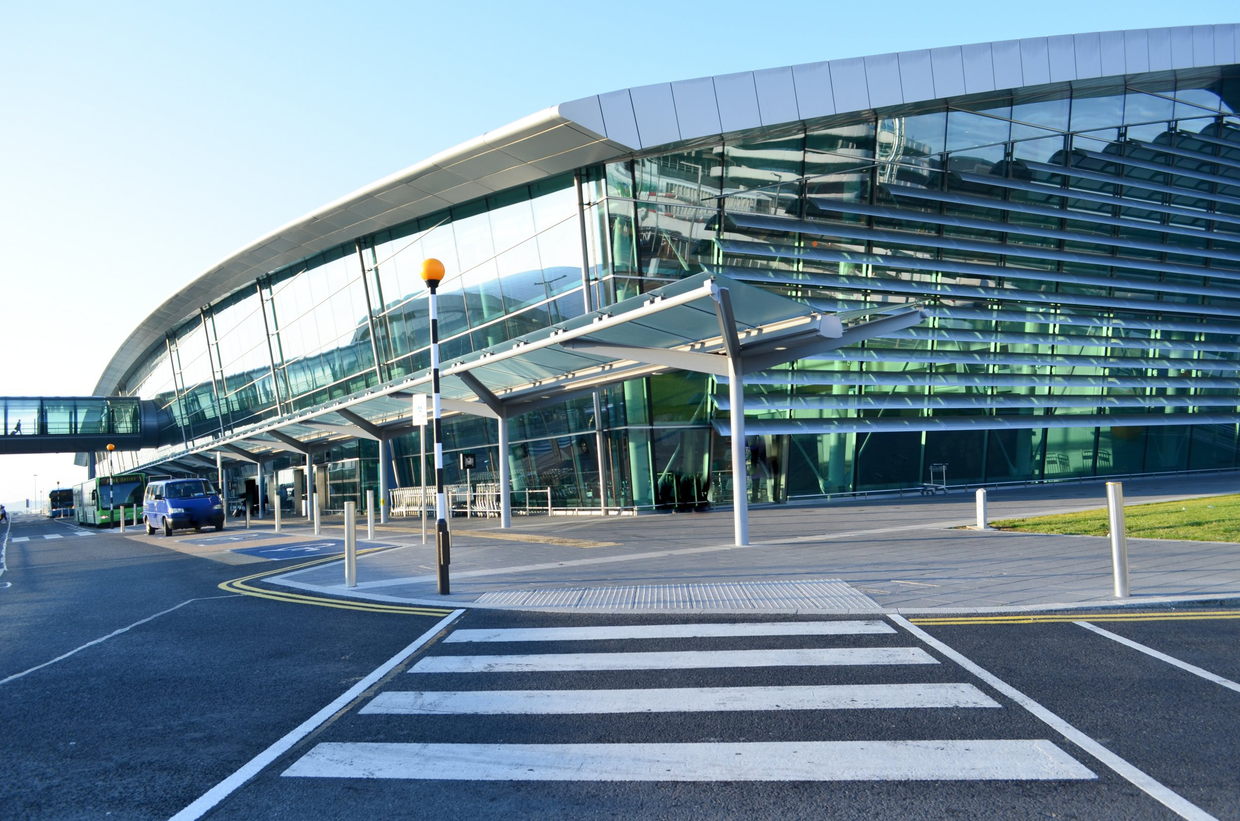 Irish Airports in Chaos: Hundreds of Flights Cancelled and Delayed Due to Snow