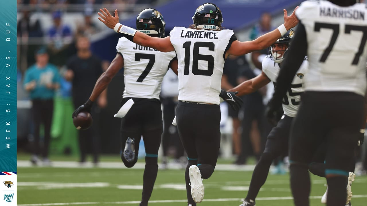 Jaguars Humiliated by Bills in Prime Time Debut: Lawrence Throws First Interception of Season