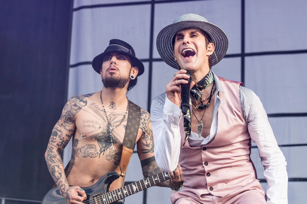 Jane's Addiction Concert Ends Abruptly After Perry Farrell Punches Dave Navarro Onstage