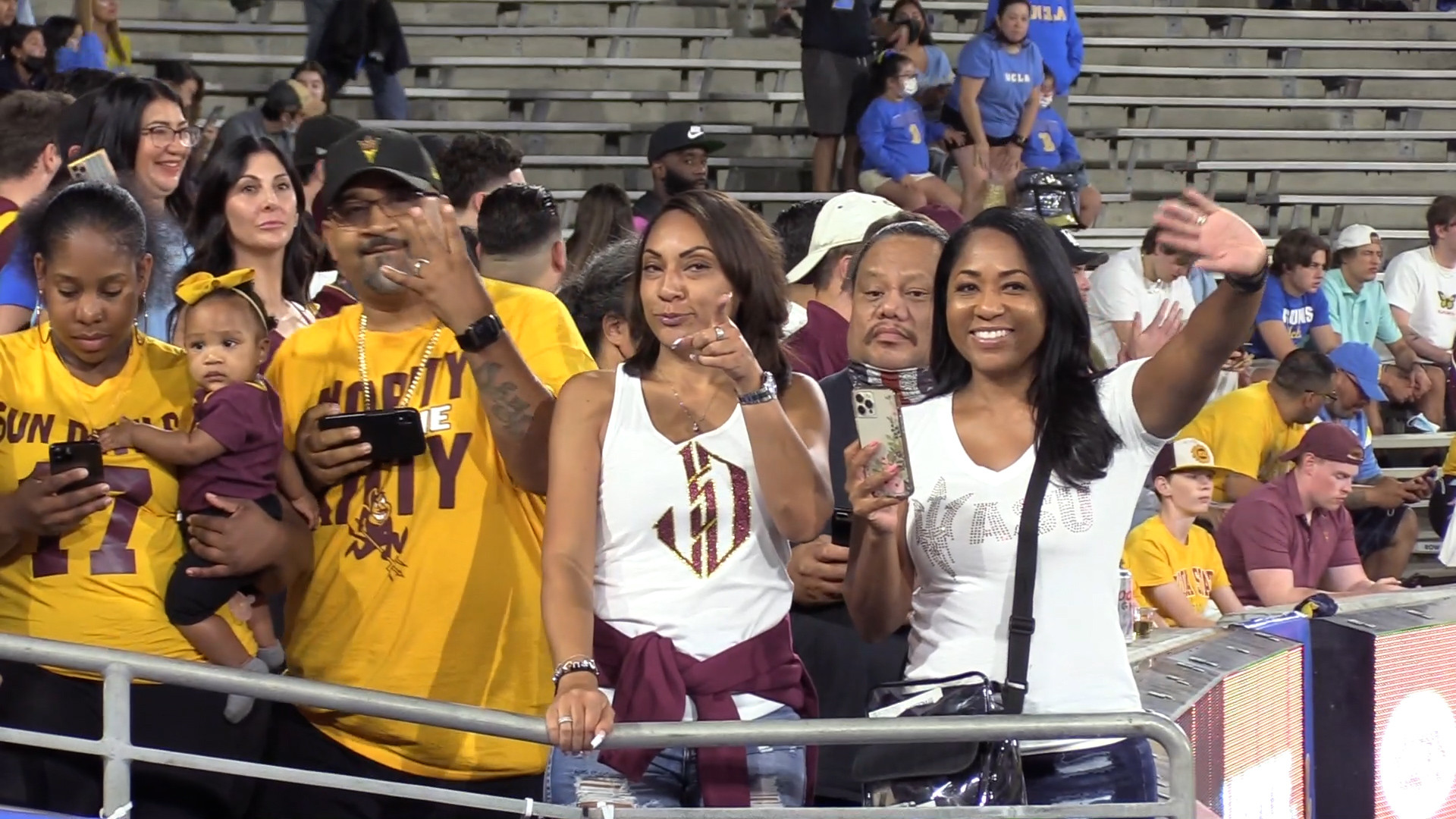 Jayden Daniels' Mom Is Stealing the Show: Regina Jackson's Viral Outfit at Commanders Game