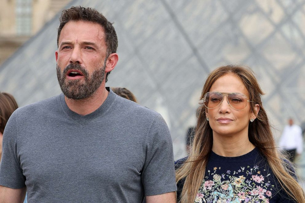 Jennifer Lopez Shows Ben Affleck What He's Missing With Sexy Gym Snap