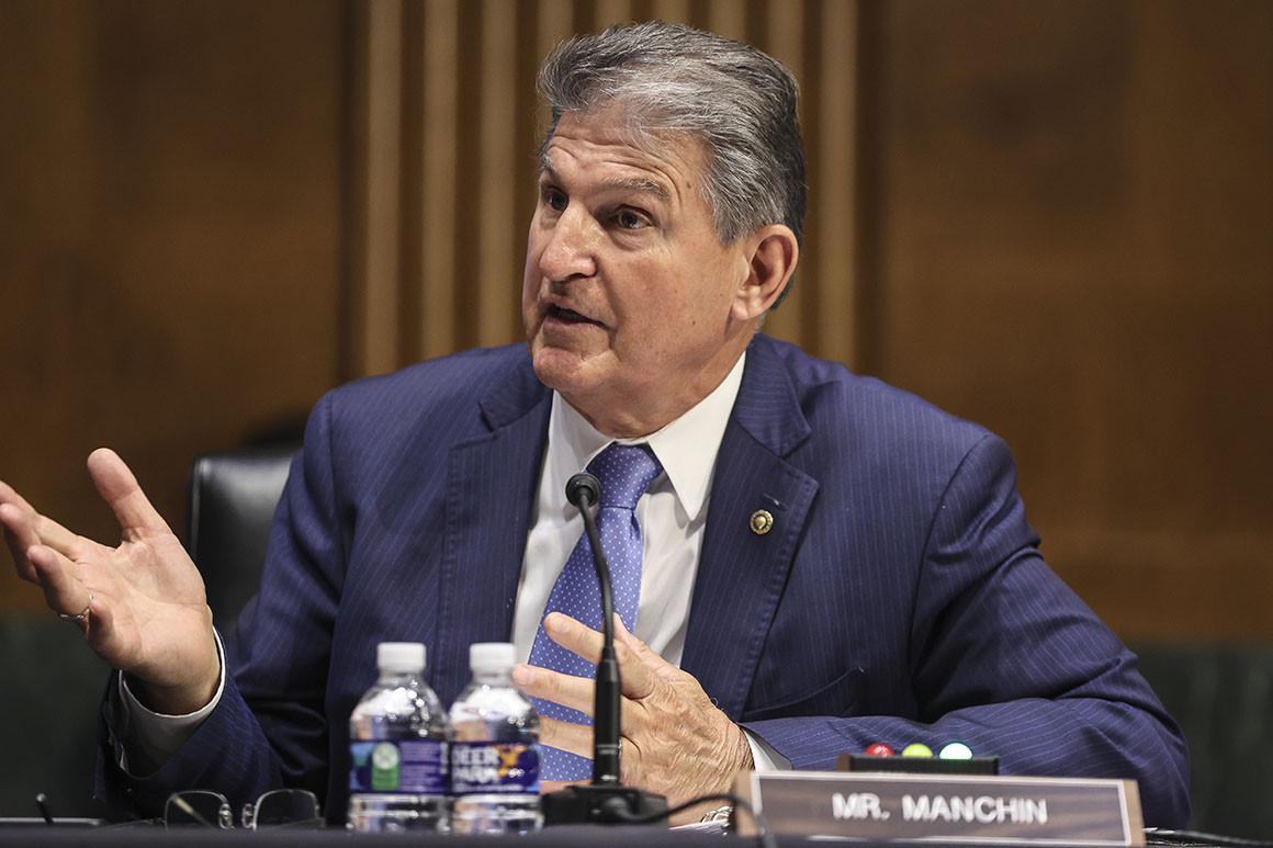 Joe Manchin Refuses to Endorse Kamala Harris for President: "Shame on Her," He Declares, Citing Filibuster as "Holy Grail of Democracy"