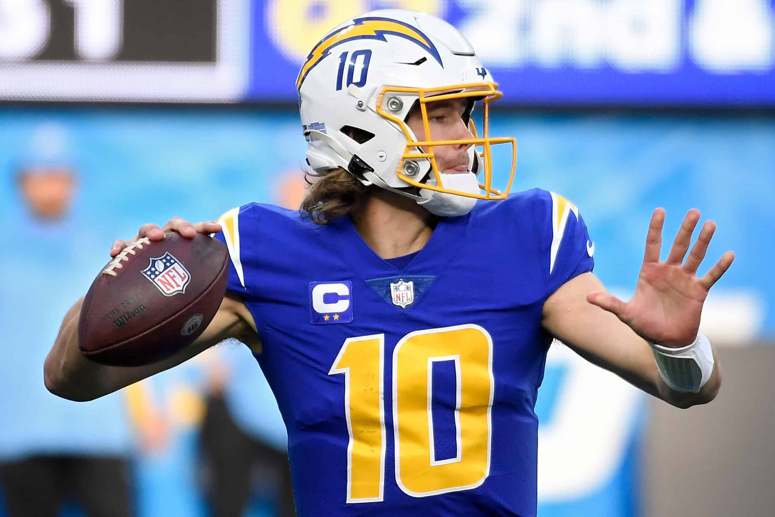 Justin Herbert Throws Touchdown Pass to Quentin Johnston, Chargers Take Early Lead Against Steelers