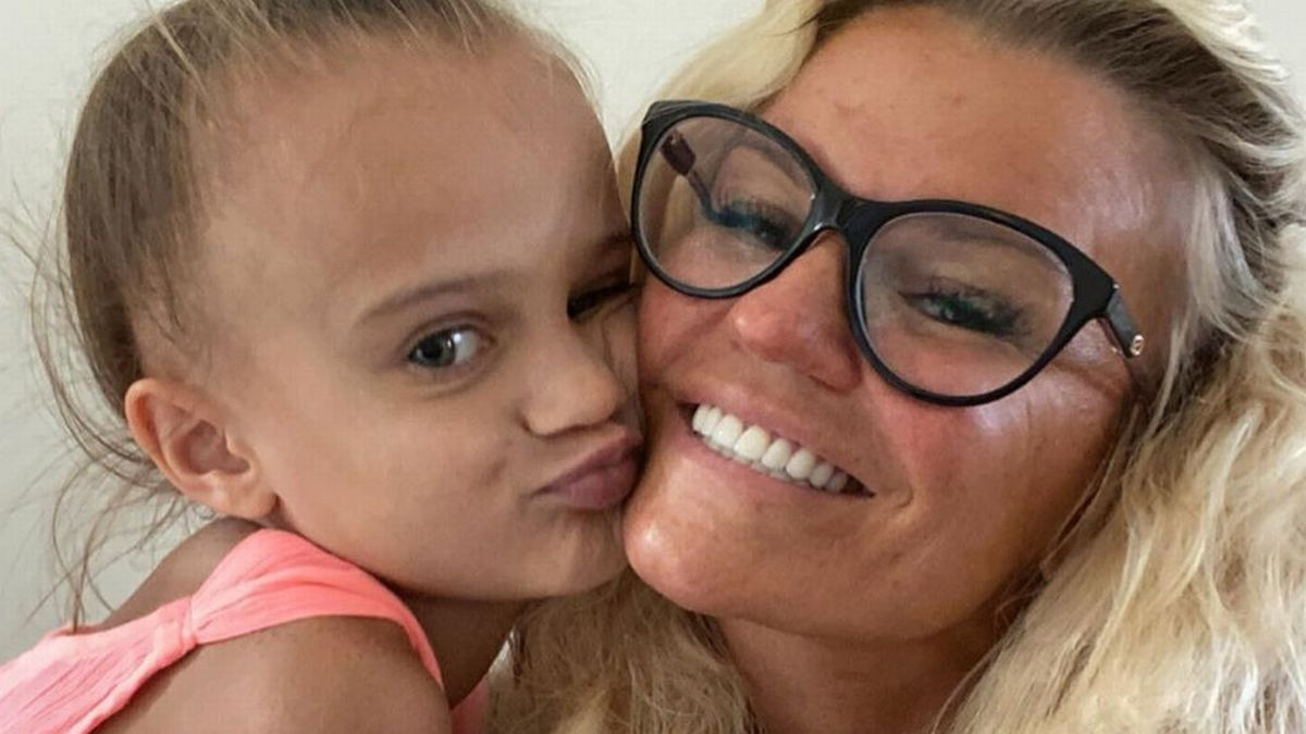 Kerry Katona Breaks Down In Tears Over Mum Guilt, Reveals She's Missing Daughter Molly