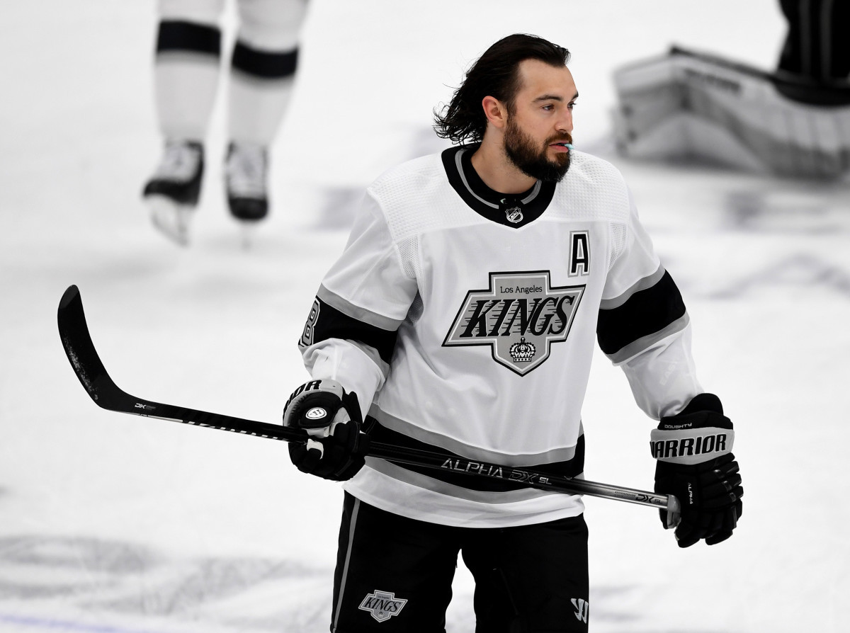 Kings' Star Defenseman Drew Doughty Suffers Fractured Ankle in Preseason Game