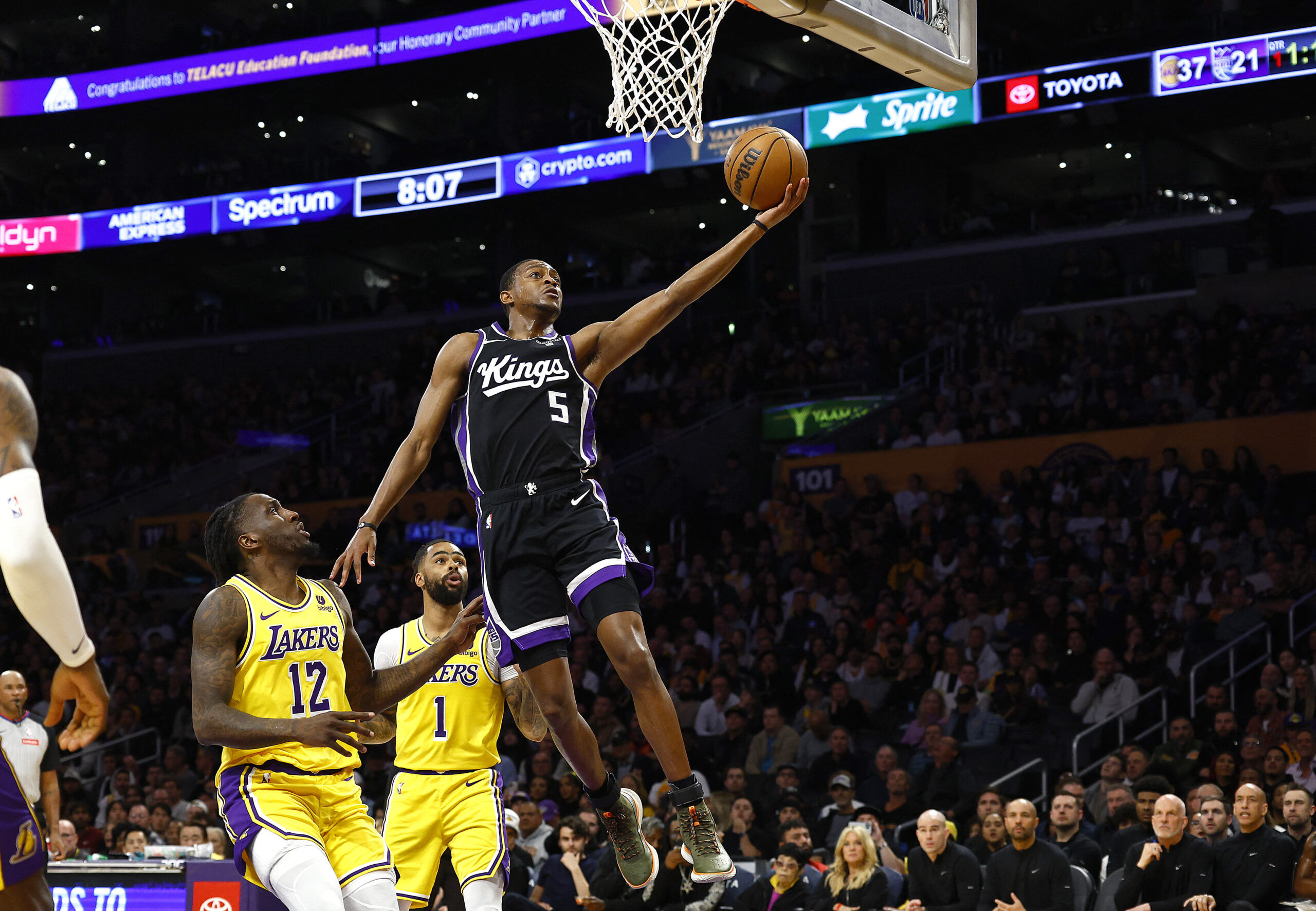 Kings vs. Lakers:  De'Aaron Fox Leads Sacramento to Victory Over LeBron & the Lakers