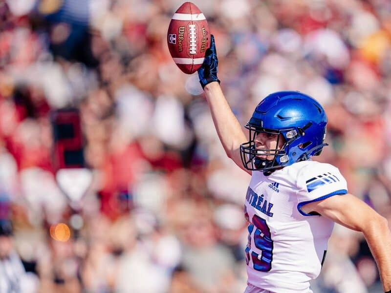 Le Rouge et Or bat les Carabins dans un Match Épique avec un Botté de Placement Record