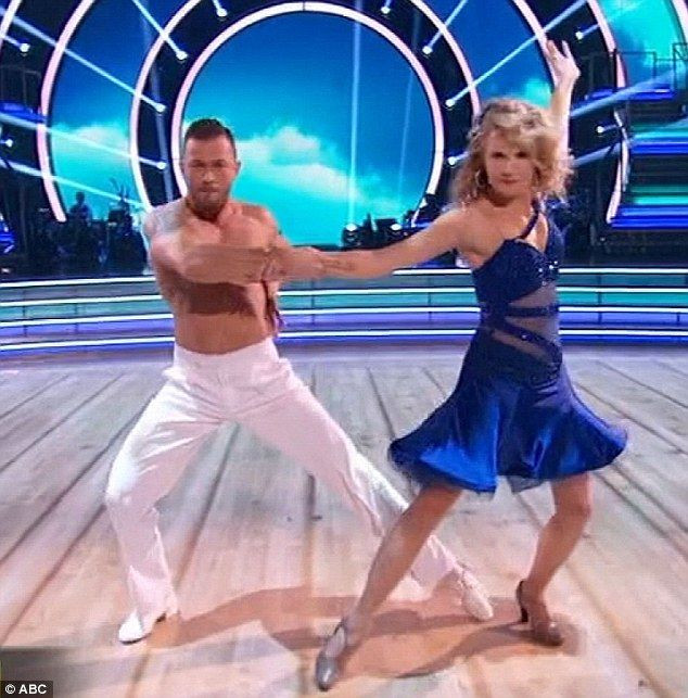 Lea Thompson Recalls 'Intense' 'Dancing With the Stars' Partner Artem Chigvintsev: 'It Made Me Crazy After a While'