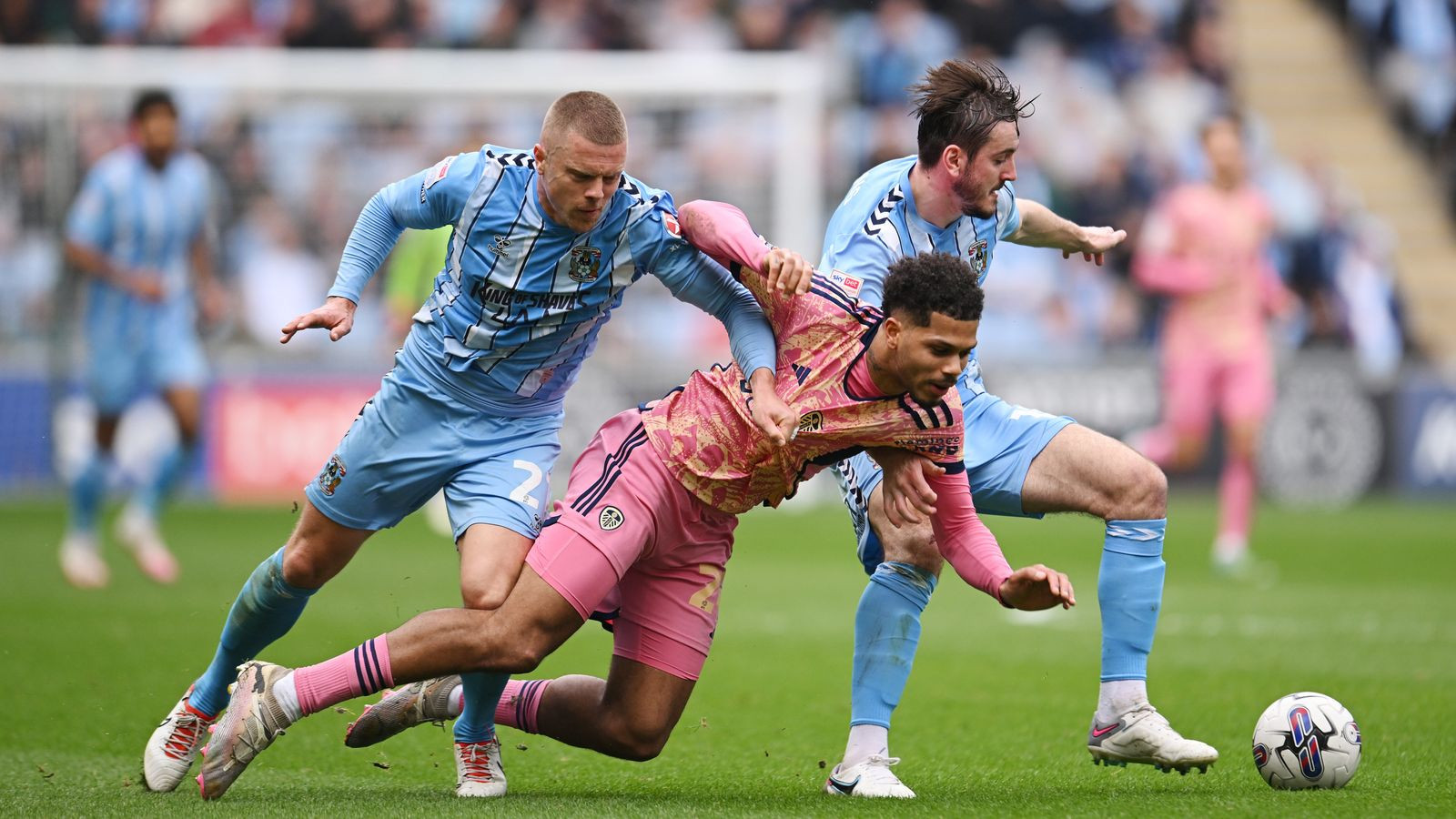 Leeds United Dominates Coventry City: 2-0 Victory Extends Championship Lead!