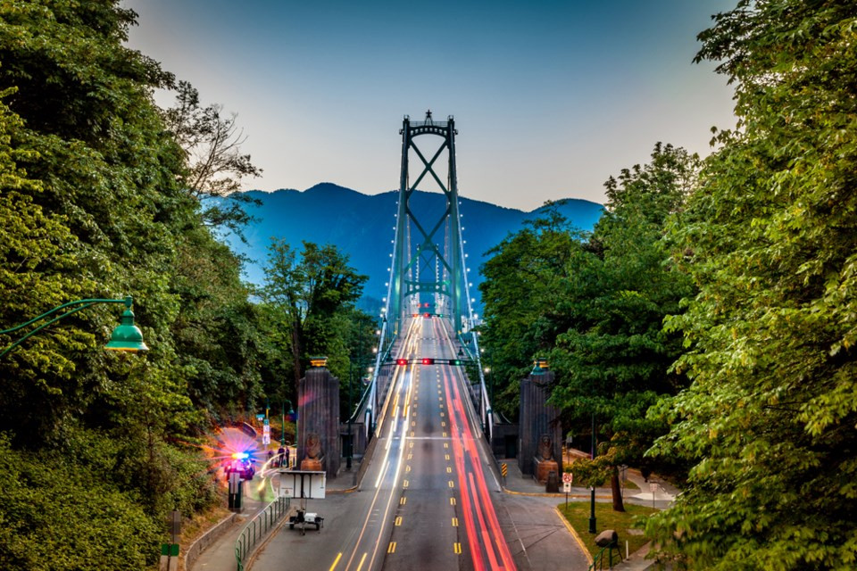 Lions Gate Bridge Closed: Traffic Chaos on North Shore