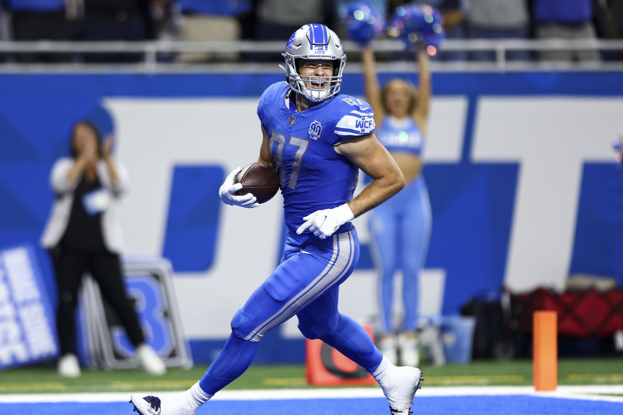 Lions' Star Tight End Sam LaPorta OUT: Detroit's Winning Streak on the Line Against Jaguars