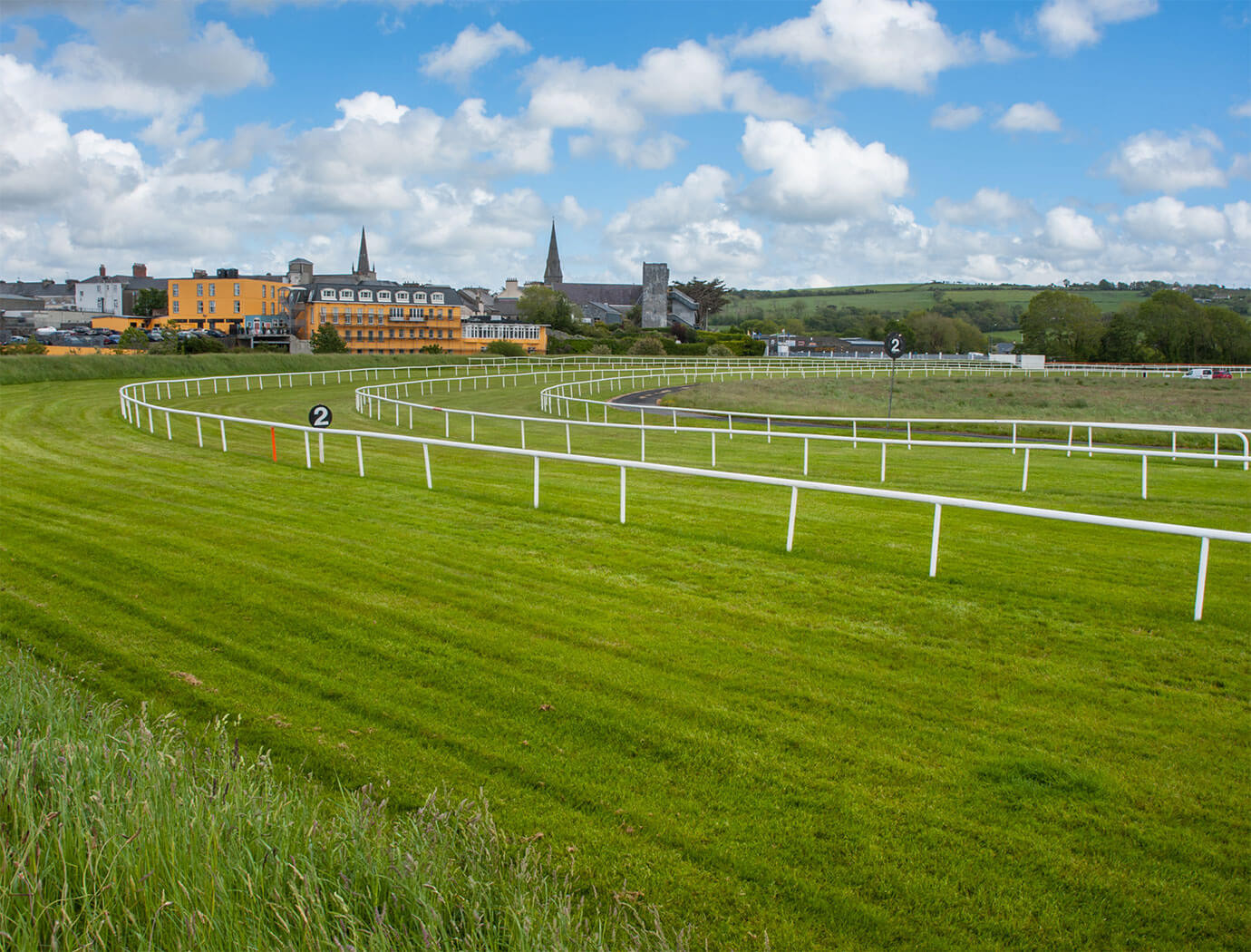 Listowel Races Suspended: Two Medical Emergencies Cause Over an Hour Delay