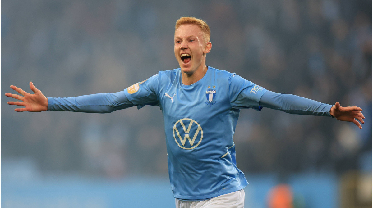 Liverpool Join Arsenal in Race for Bundesliga Star Hugo Larsson: Could He Be the Next Rodri?