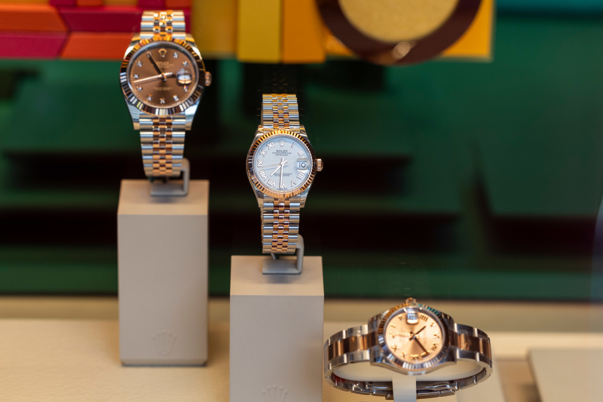 Luxury Watchmakers Must Cut Production to Avoid Market Crash: Richemont CEO Warns