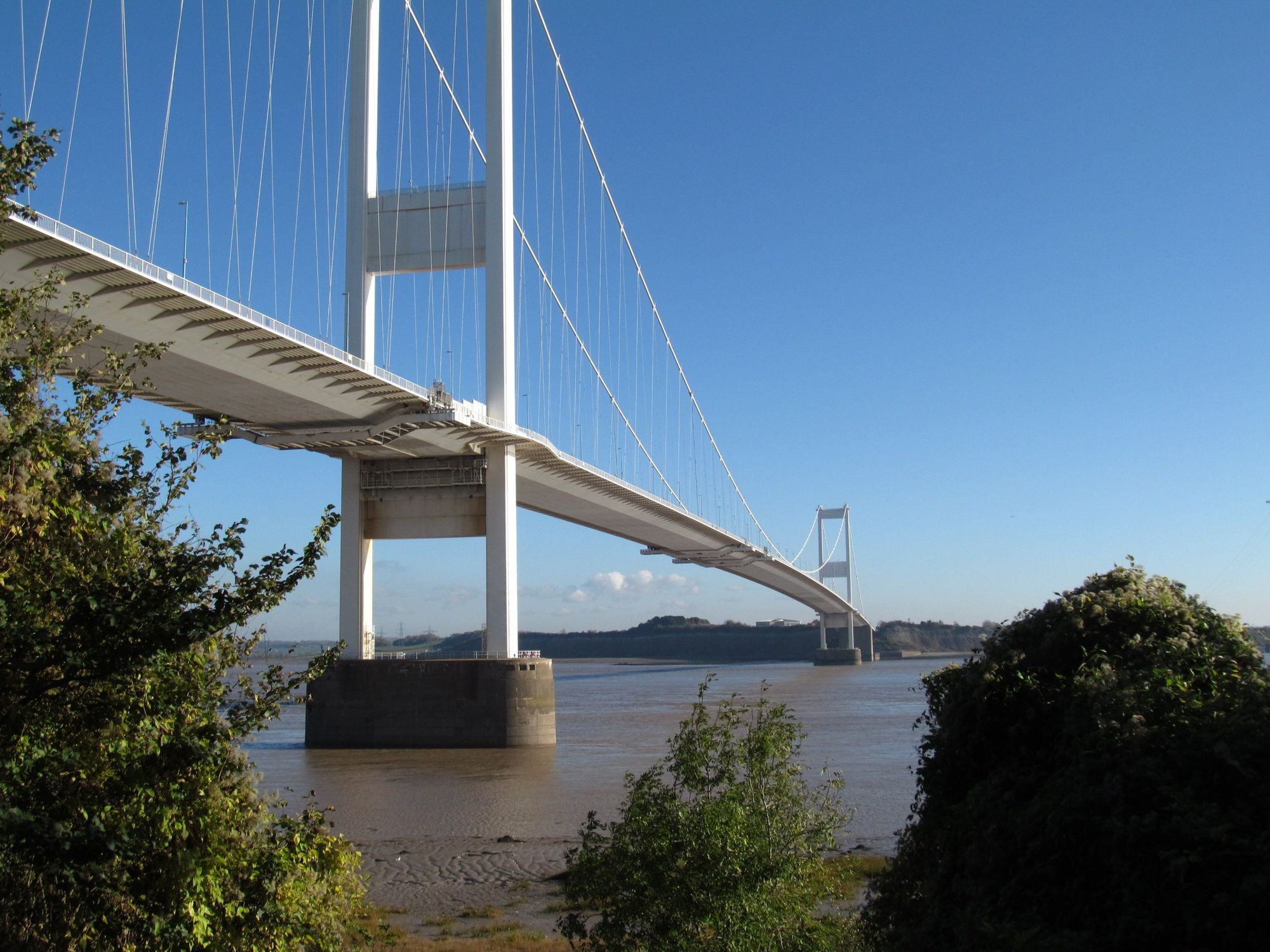 M48 Severn Bridge Closure: 80,000 Daily Commuters Affected by Rush Hour Shutdown Due to 50mph Winds