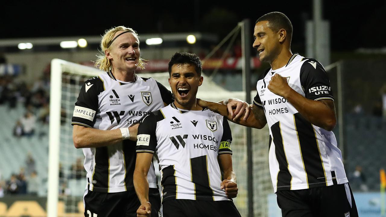 Macarthur FC Upset Melbourne Victory to Win Australia Cup in Dramatic Final