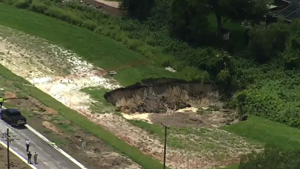 Massive 50ft Sinkhole Swallows South Wales Road, Forcing 30 Home Evacuations!