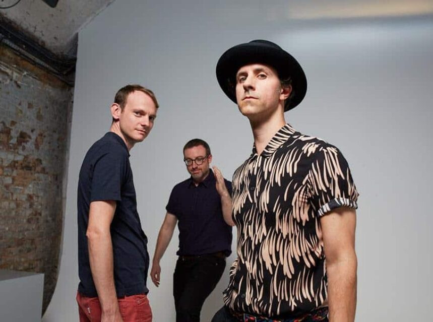 Maximo Park's New Single 'Quiz Show Clue' is a Tongue-in-Cheek Take on Feeling Like a Nobody