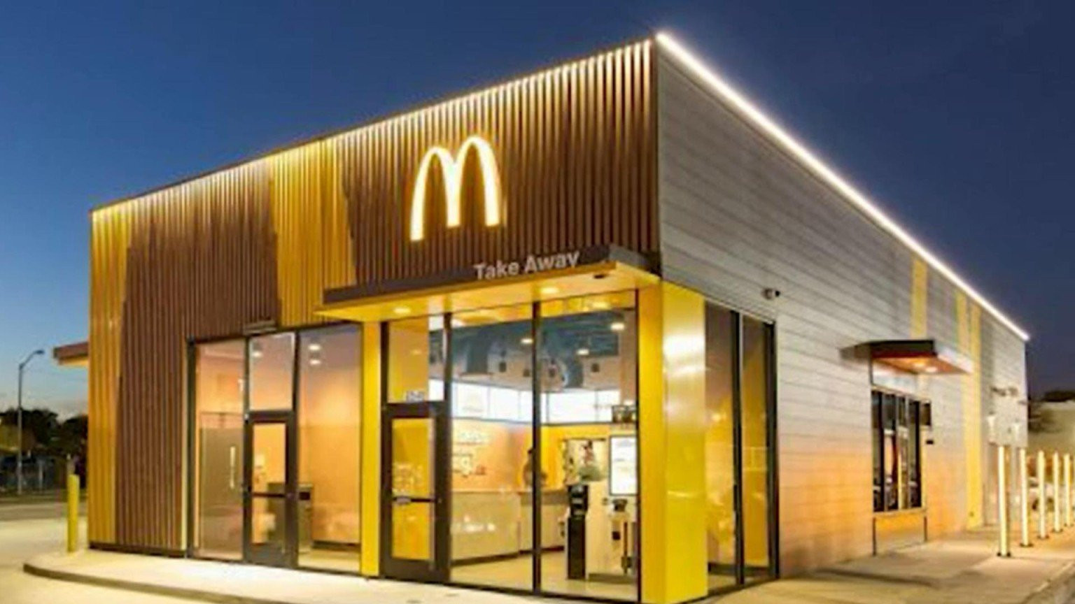 McDonald's Employees Hate This One Thing Customers Do in the Drive-Thru