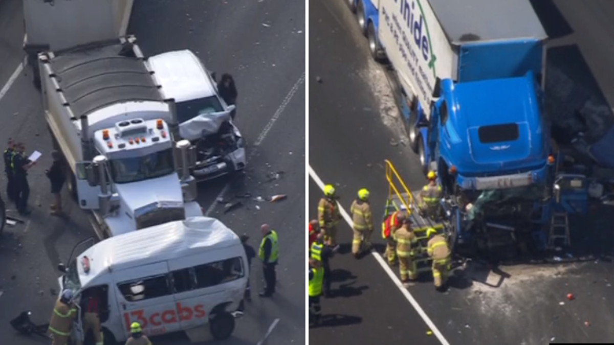 Melbourne Freeway Gridlock: Car Fire Shuts Down Monash Fwy