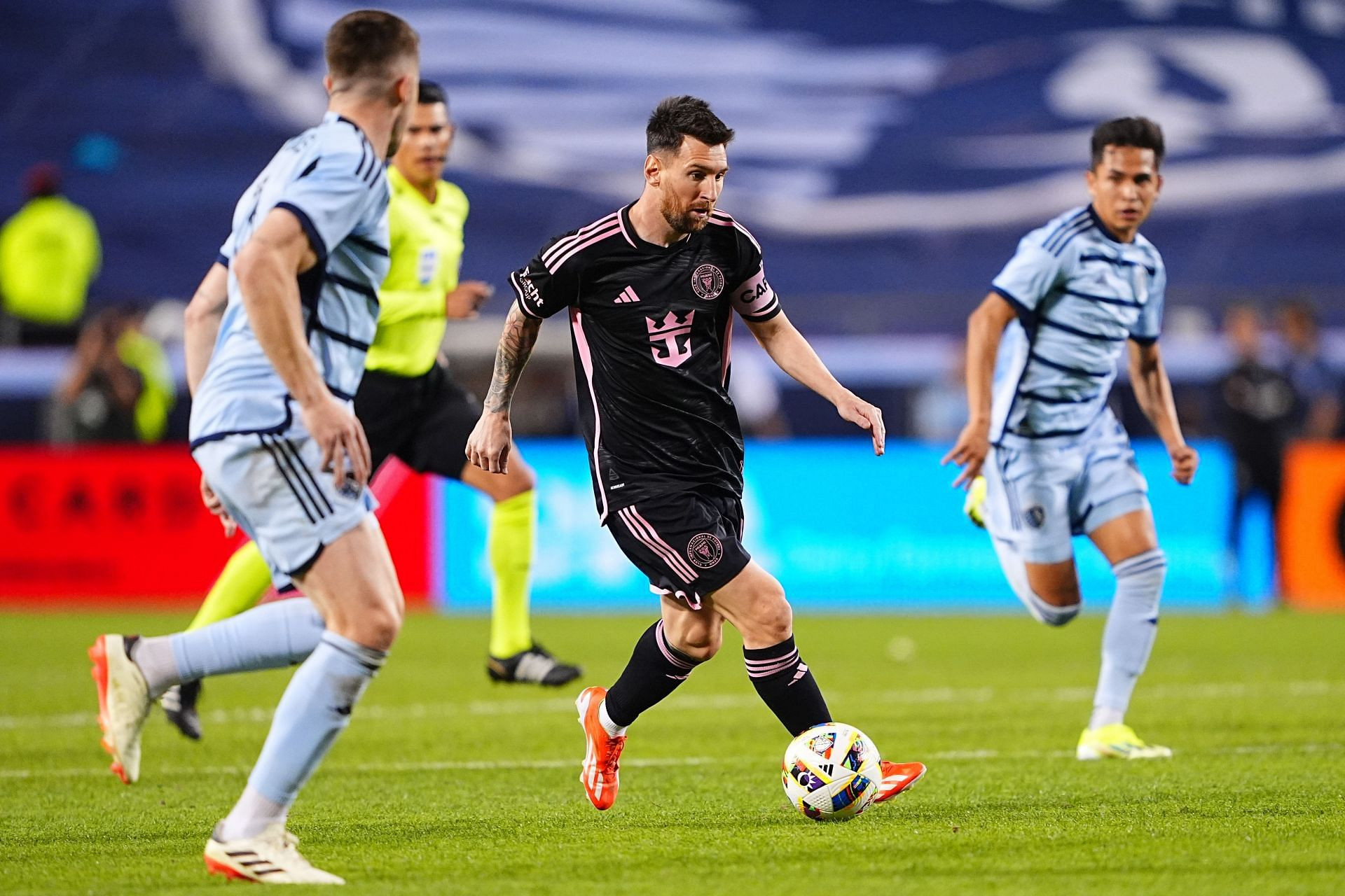 Messi's Ice-Cold Masterclass: Inter Miami Defeats Sporting KC in Frigid Concacaf Clash