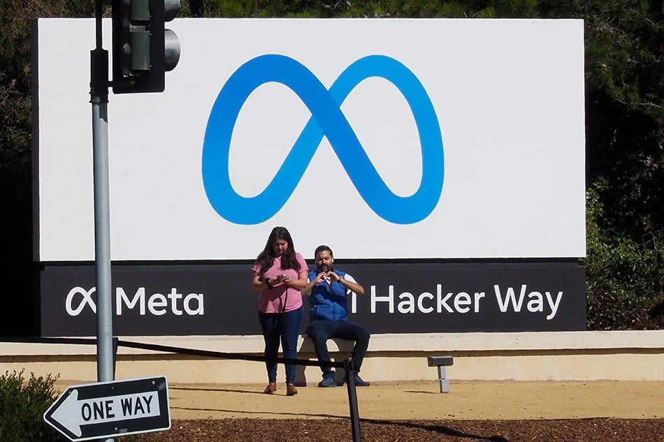 Meta's Earnings Beat Expectations: Social Media Giant Surges ahead Despite Metaverse Losses