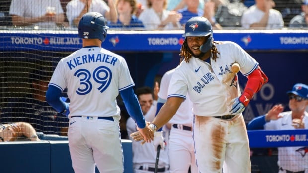 Mets' Offense Struggles Again as Blue Jays Clinch 6-2 Win, Fall Back into Tie for Wild Card