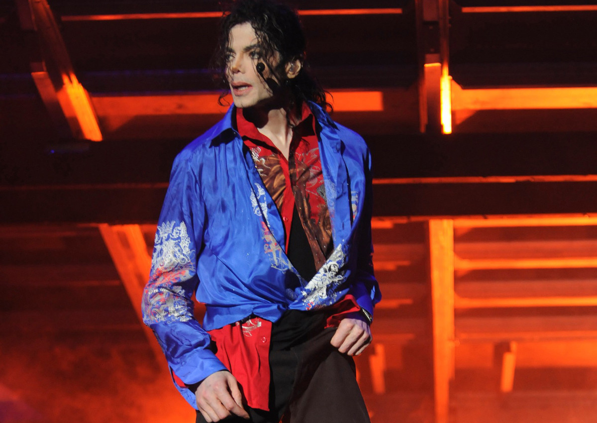 Michael Jackson's Estate Sells Music Catalog to Sony for $600 Million, Despite Mother's Objection