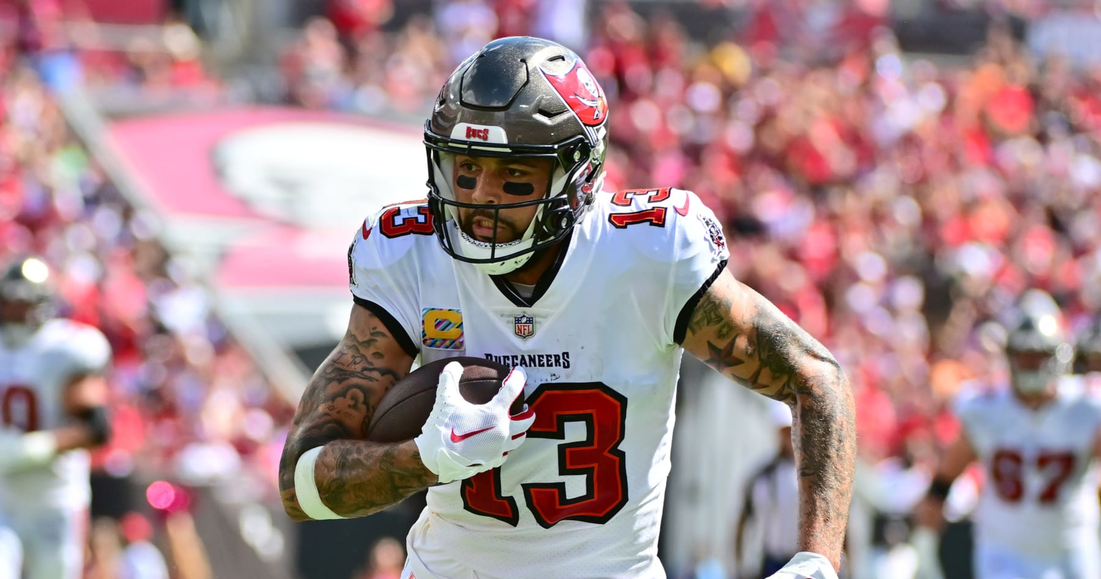 Mike Evans Leaves Bucs Game With Hamstring Injury: Will He Be Back for Playoffs?