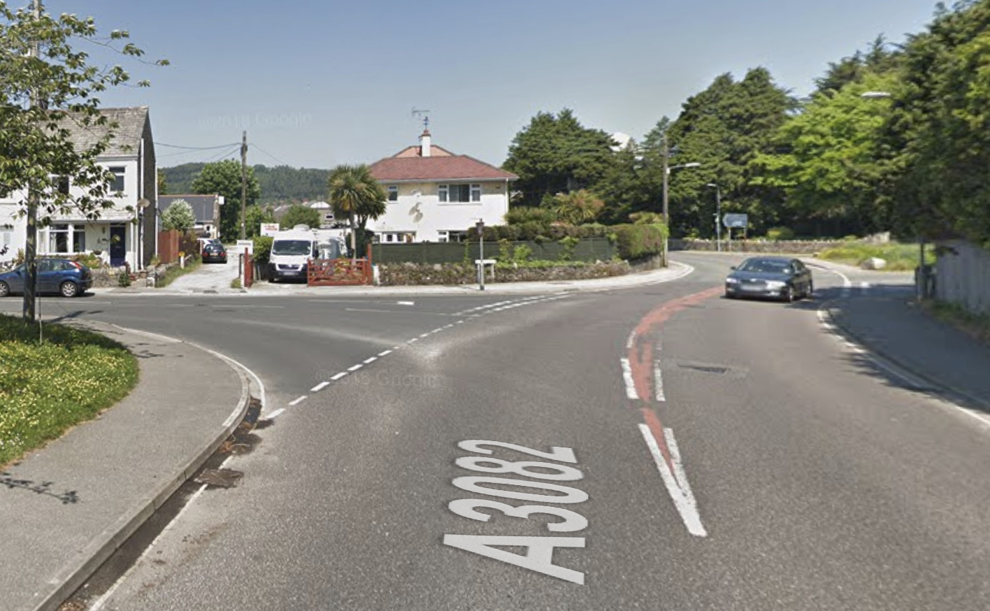 Motorcyclist Suffers Life-Threatening Injuries After Collision with Van in Southeast Lincoln