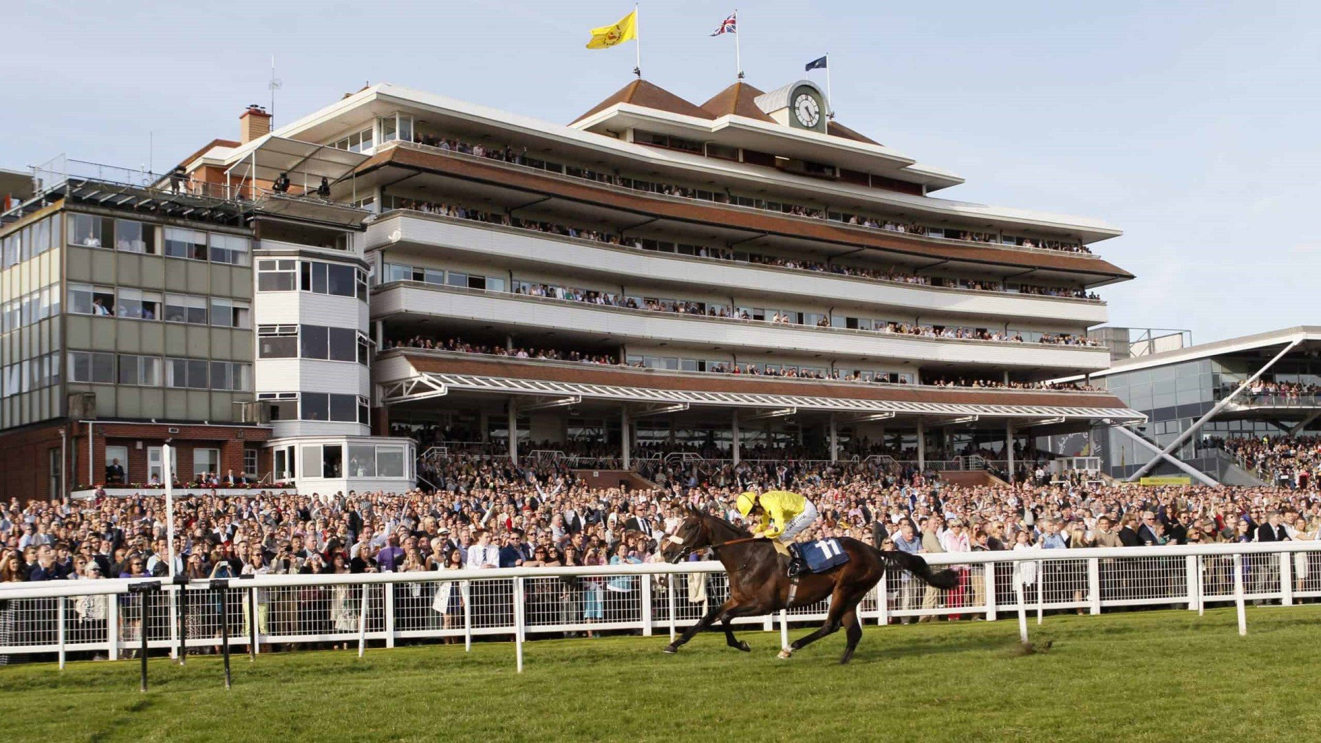 Newbury Races Hit by Delays After Thunderstorms - Here's What Happened